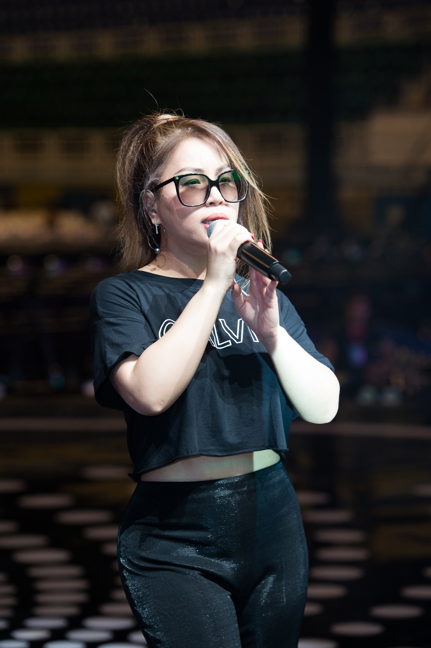 Đột nhập hậu trường Hoàng Thùy Linh, Minh Tuyết cùng dàn sao chuẩn bị cho Đêm chung kết ảnh 11