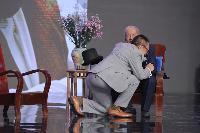 Showbiz 20/11: Tài tử George Clooney từng gặp tai nạn suýt chết ảnh 1