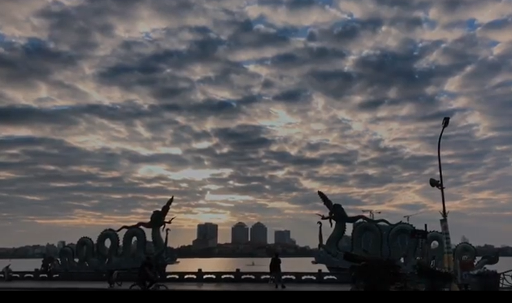 Hà Nội mùa Thu siêu đẹp: Không cần lên cao nguyên vì trời hôm nay nhiều mây cực ảnh 5