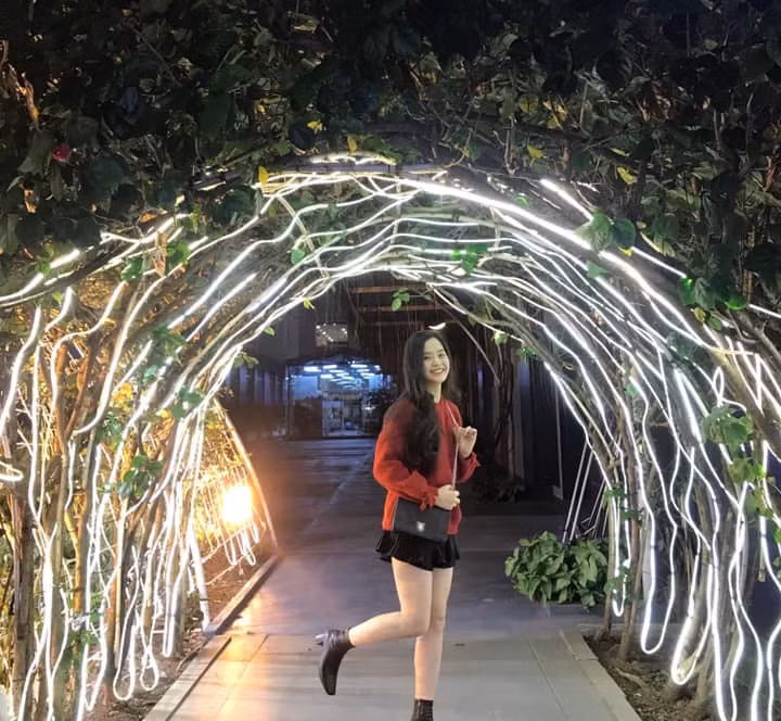 Đại học Thăng Long ngập tràn không khí Giáng sinh sớm, hội sinh viên tha hồ “sống ảo“ ảnh 6