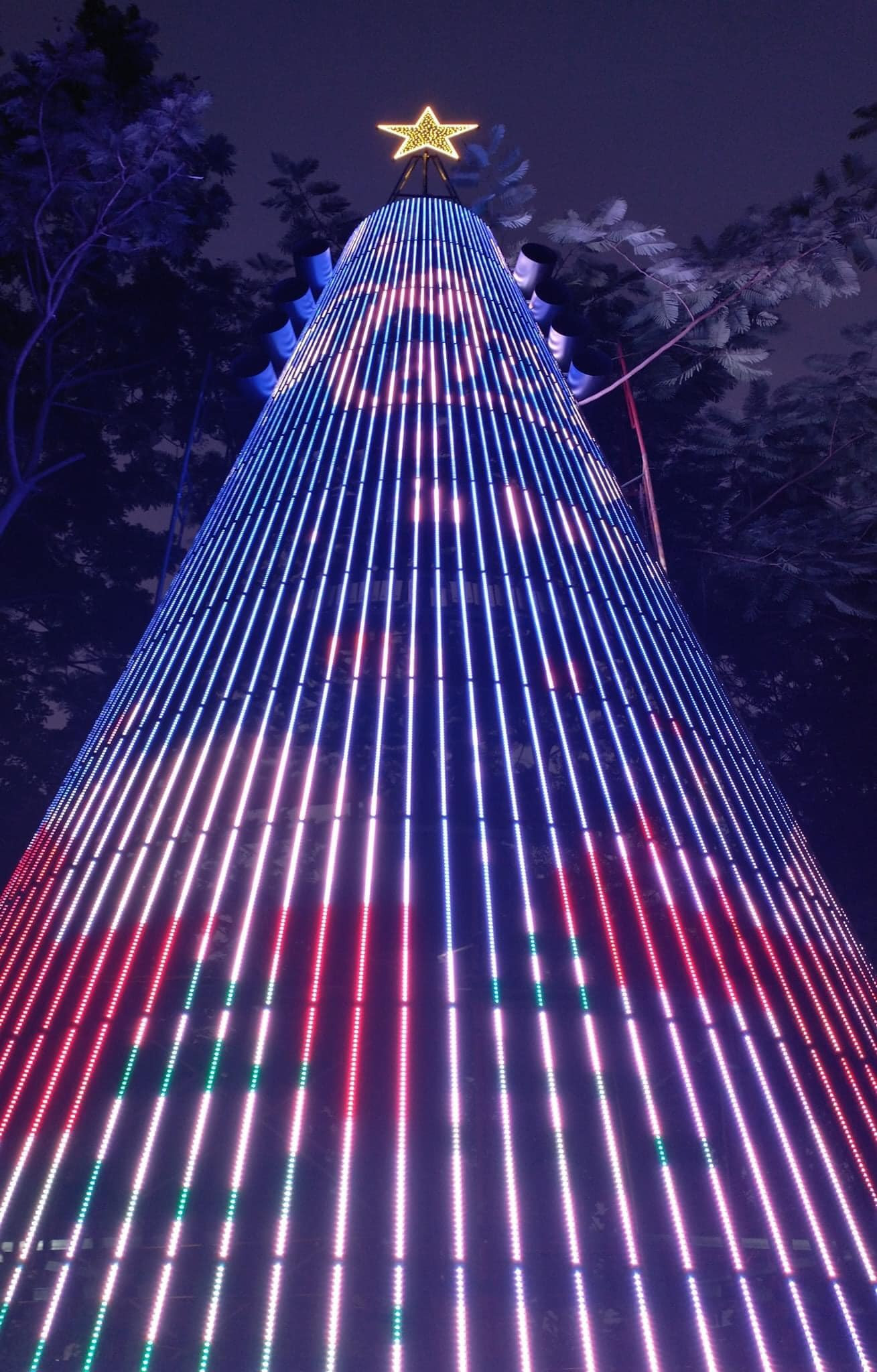 Đại học Thăng Long ngập tràn không khí Giáng sinh sớm, hội sinh viên tha hồ “sống ảo“ ảnh 5