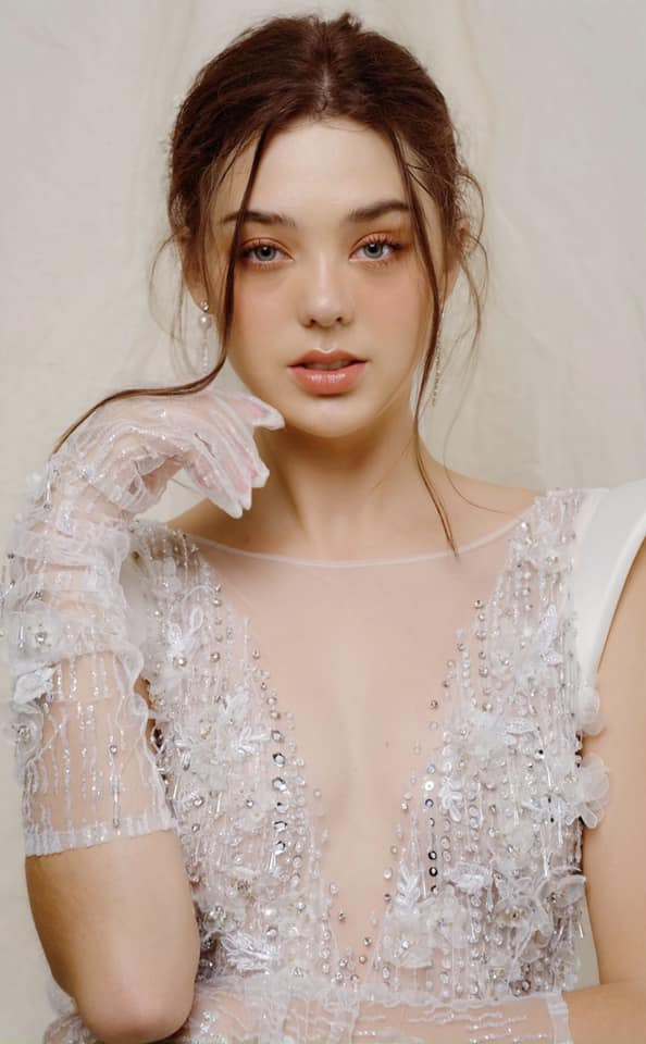 Nhan sắc nóng bỏng của mẫu Tây đang được đồn là bạn gái Bùi Tiến Dũng ảnh 7