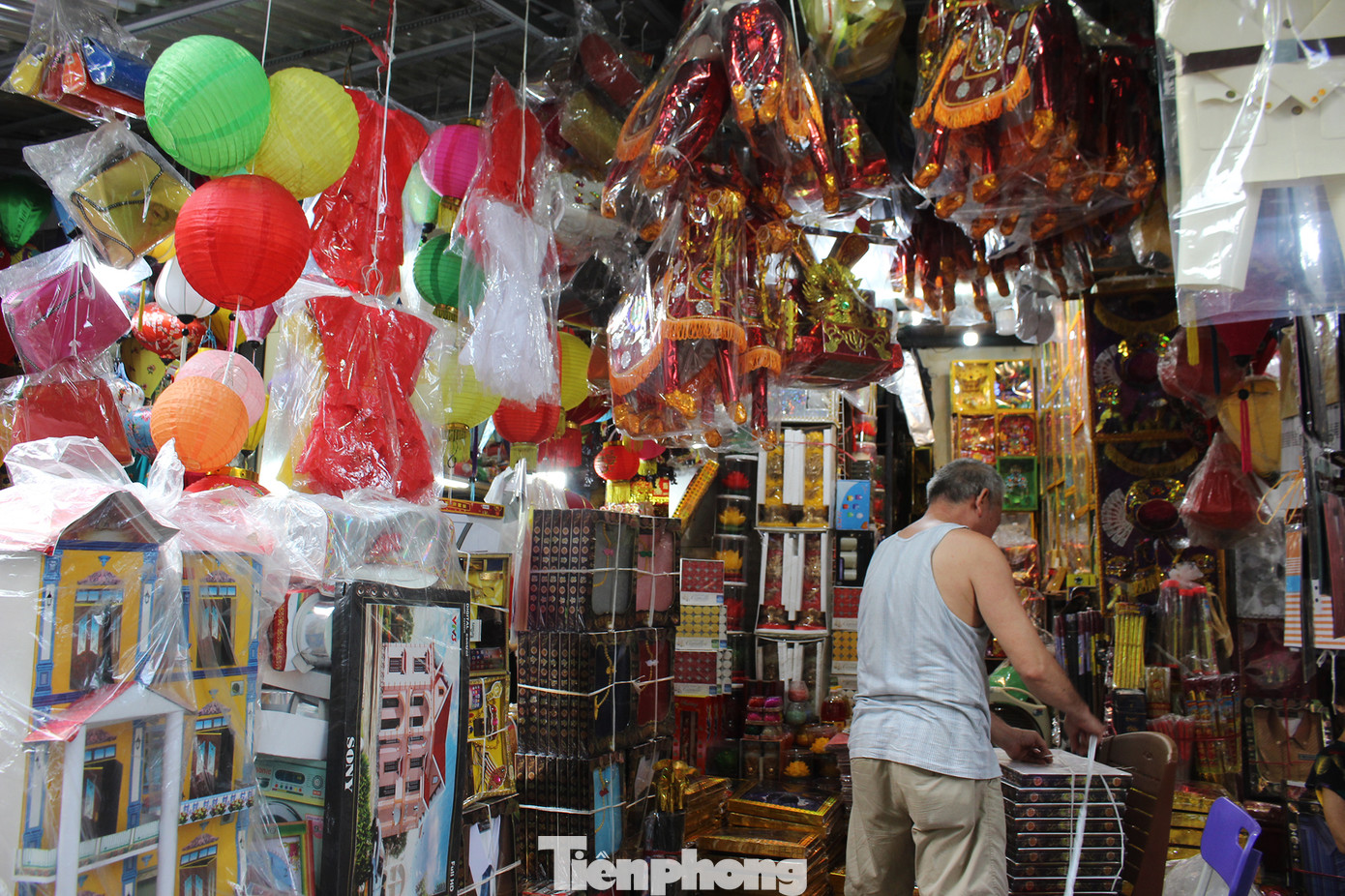 Ý tưởng 'lạ' về việc gửi khẩu trang cho cõi âm chống COVID-19 trong tháng cô hồn ảnh 6