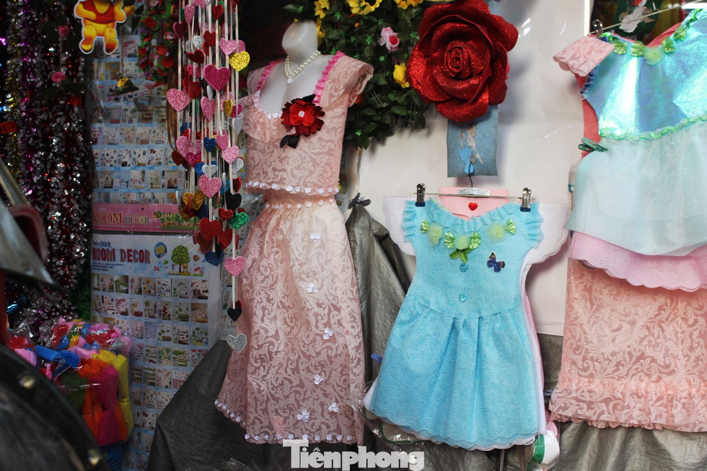 Ý tưởng 'lạ' về việc gửi khẩu trang cho cõi âm chống COVID-19 trong tháng cô hồn ảnh 17