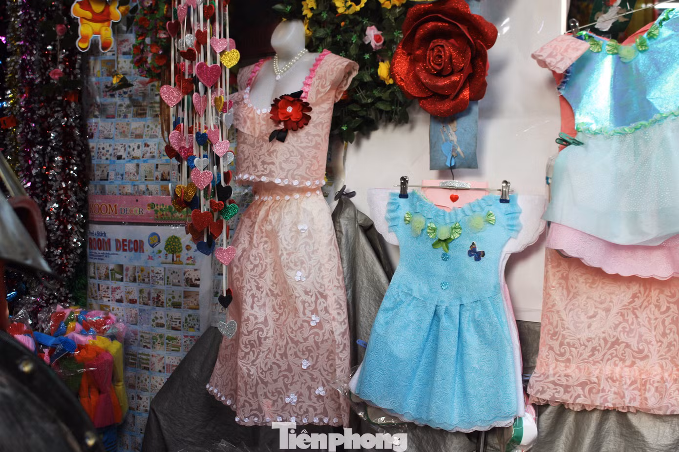 Ý tưởng 'lạ' về việc gửi khẩu trang cho cõi âm chống COVID-19 trong tháng cô hồn ảnh 17