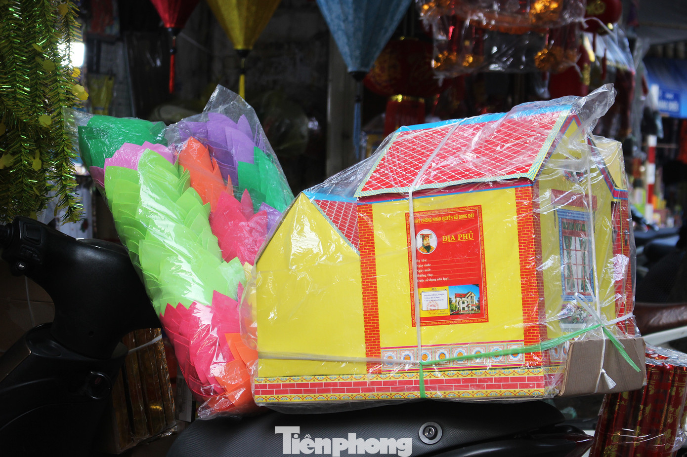 Ý tưởng 'lạ' về việc gửi khẩu trang cho cõi âm chống COVID-19 trong tháng cô hồn ảnh 10