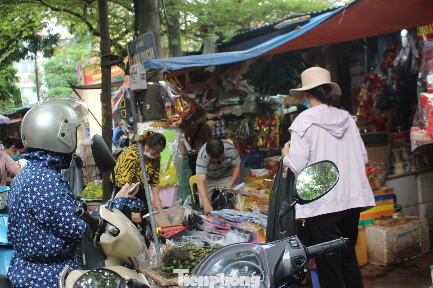 Ý tưởng 'lạ' về việc gửi khẩu trang cho cõi âm chống COVID-19 trong tháng cô hồn ảnh 21