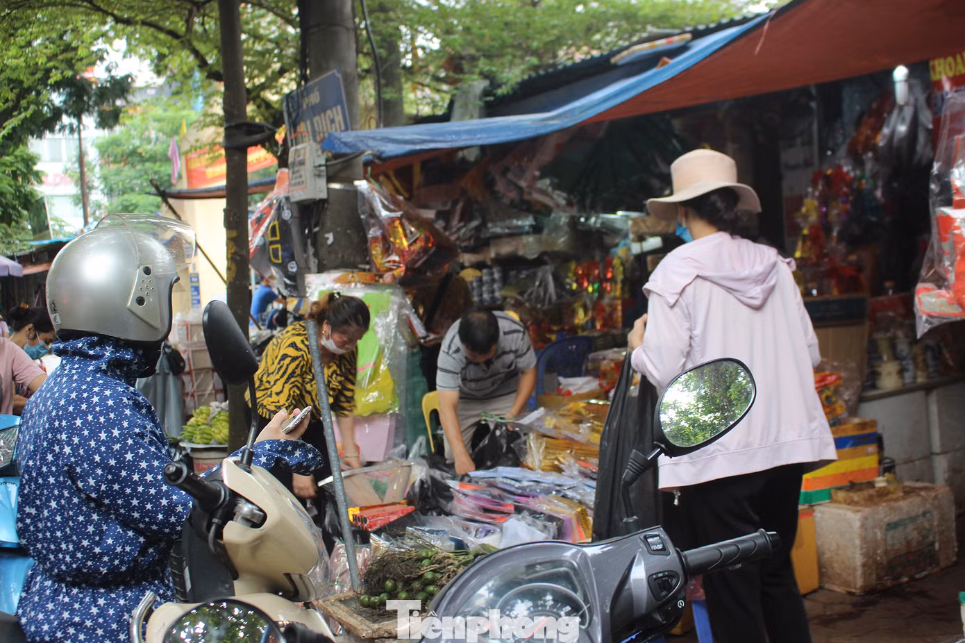 Ý tưởng 'lạ' về việc gửi khẩu trang cho cõi âm chống COVID-19 trong tháng cô hồn ảnh 21