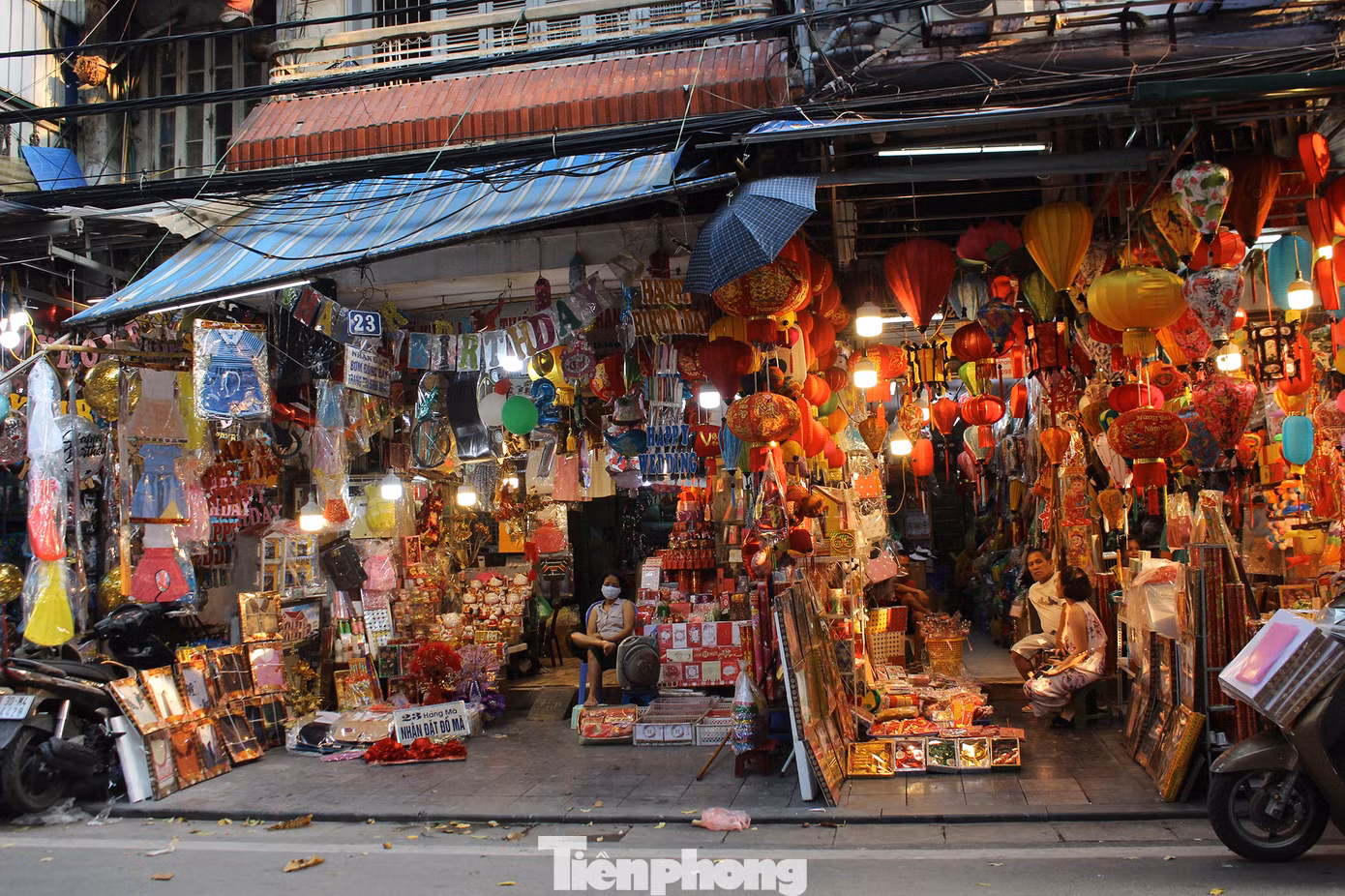 Ý tưởng 'lạ' về việc gửi khẩu trang cho cõi âm chống COVID-19 trong tháng cô hồn ảnh 7