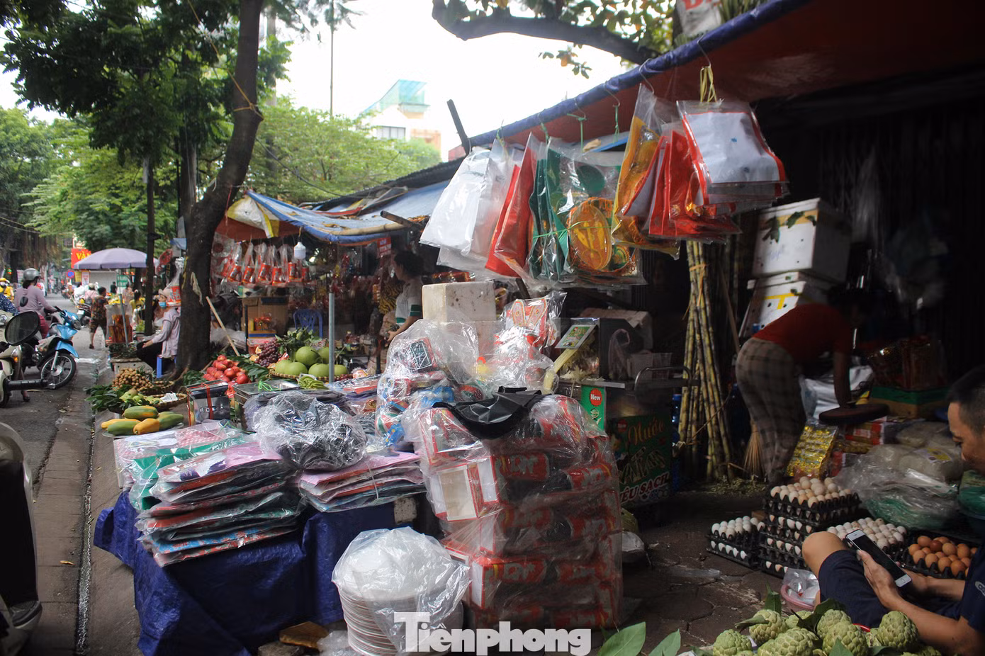 Ý tưởng 'lạ' về việc gửi khẩu trang cho cõi âm chống COVID-19 trong tháng cô hồn ảnh 20