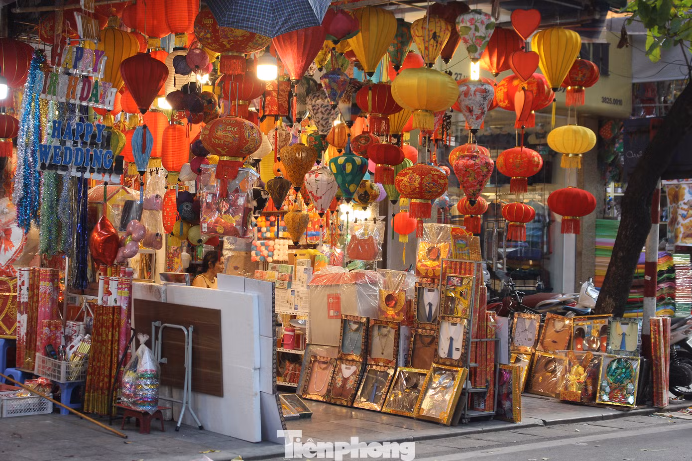 Ý tưởng 'lạ' về việc gửi khẩu trang cho cõi âm chống COVID-19 trong tháng cô hồn ảnh 5