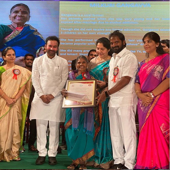 Người bà không biết chữ trở thành ngôi sao YouTube ở Ấn Độ gây tò mò ảnh 3