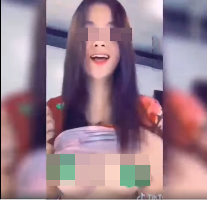 Trào lưu vạch áo cho người xem ngực trần dung tục, phản cảm trên Tik Tok ảnh 2