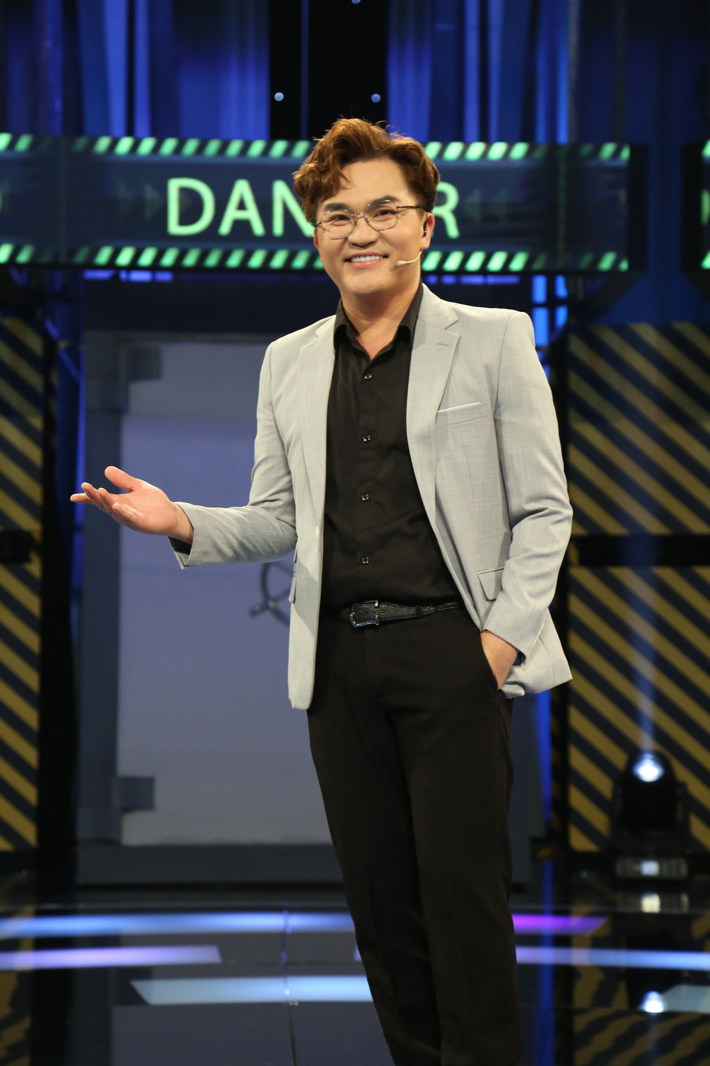 Lý Hùng bất ngờ nói rung động trước Nhật Kim Anh ảnh 2