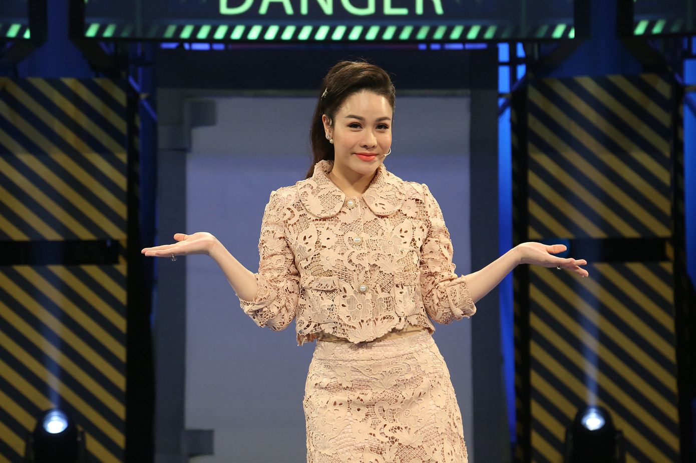 Lý Hùng bất ngờ nói rung động trước Nhật Kim Anh ảnh 3