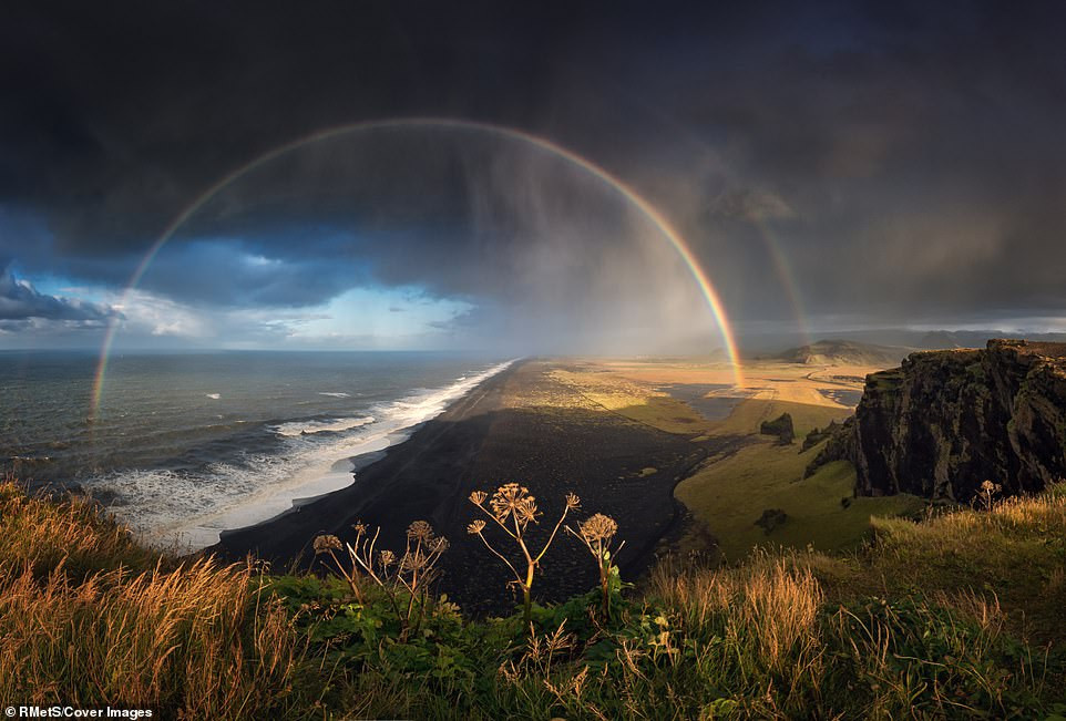 Chiêm ngưỡng bức ảnh đồi chè Việt Nam lọt top ảnh thời tiết đẹp của năm ảnh 7