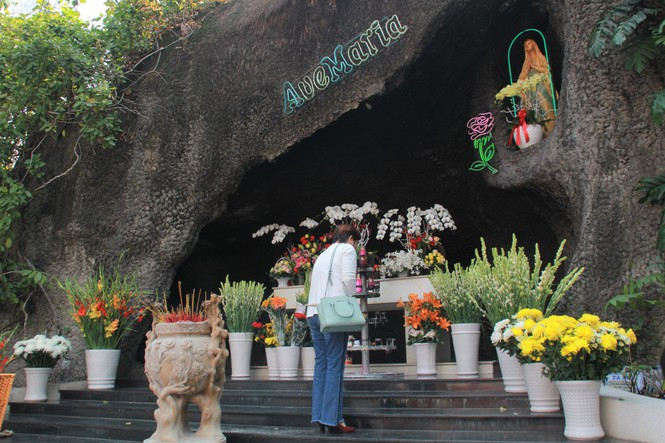 Người dân Hà Nội, TPHCM và nhiều thành phố đón Giáng sinh ảnh 57