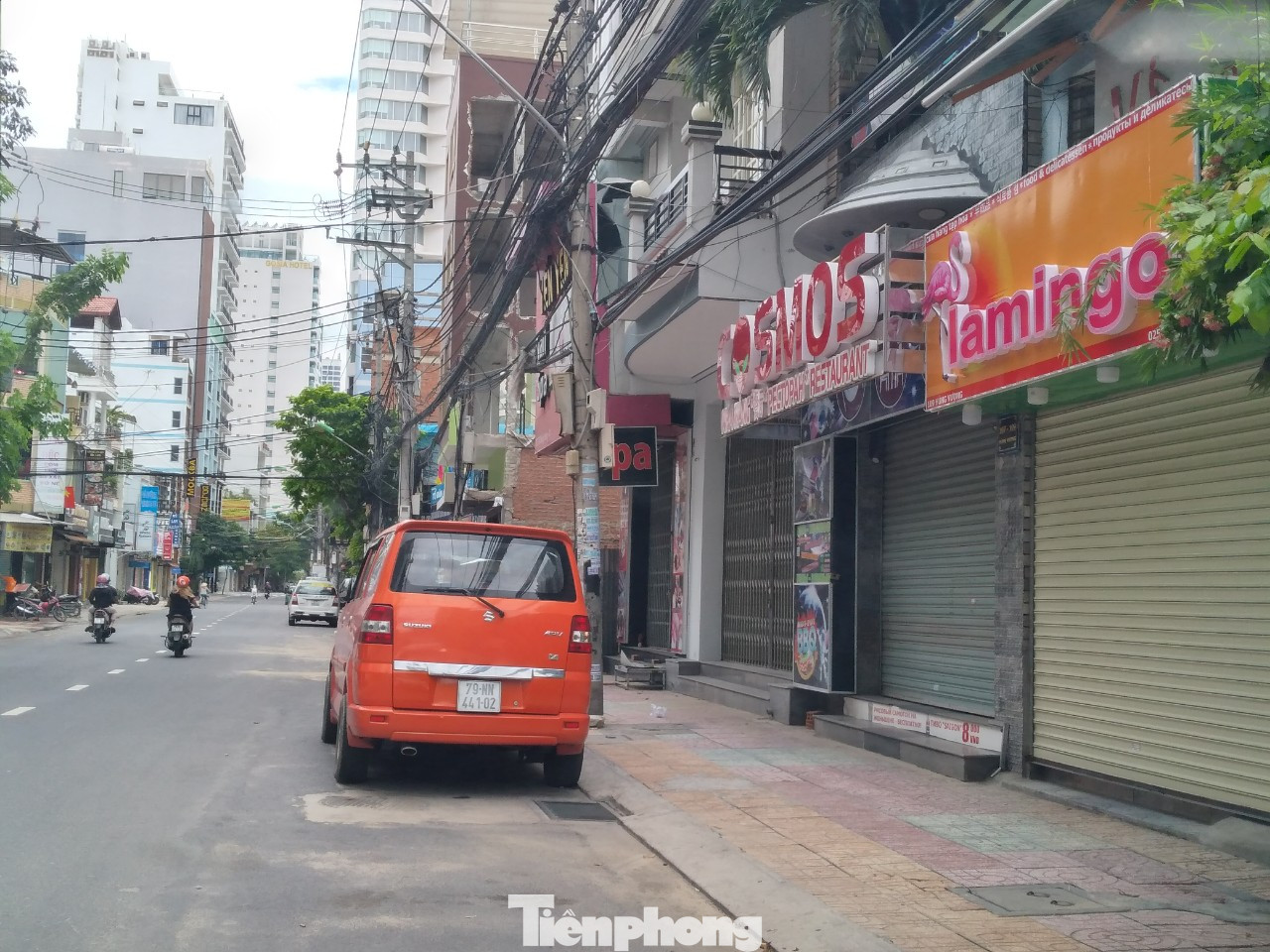 Phố Tây Nha Trang đóng cửa hàng loạt vì dịch COVID - 19 ảnh 4