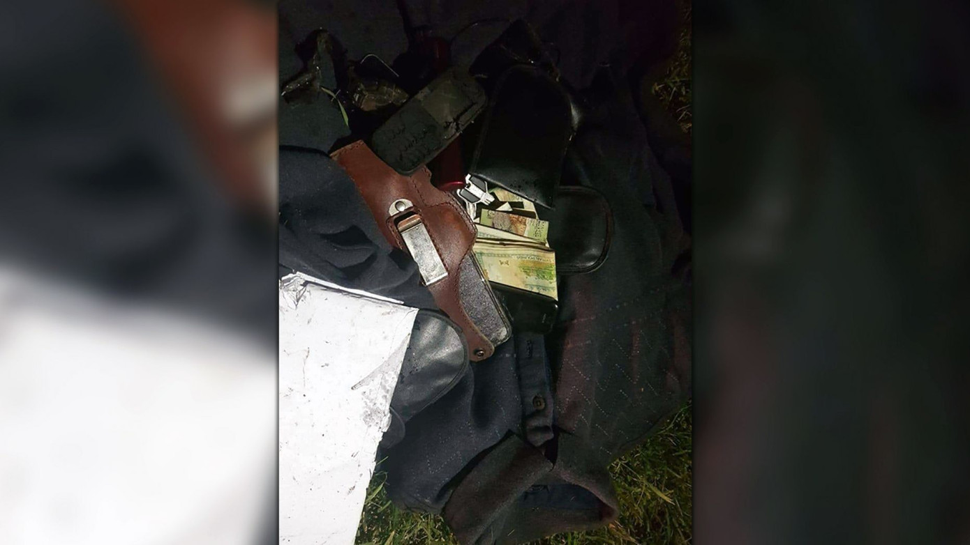 Tướng Soleimani mang theo điện thoại, tiền mặt, tập thơ khi bị sát hại ảnh 1