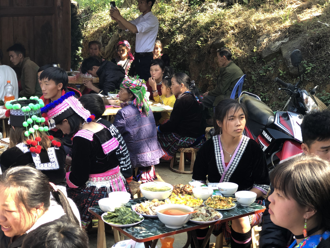 Đồng bào Mông ăn Tết cộng đồng ảnh 2