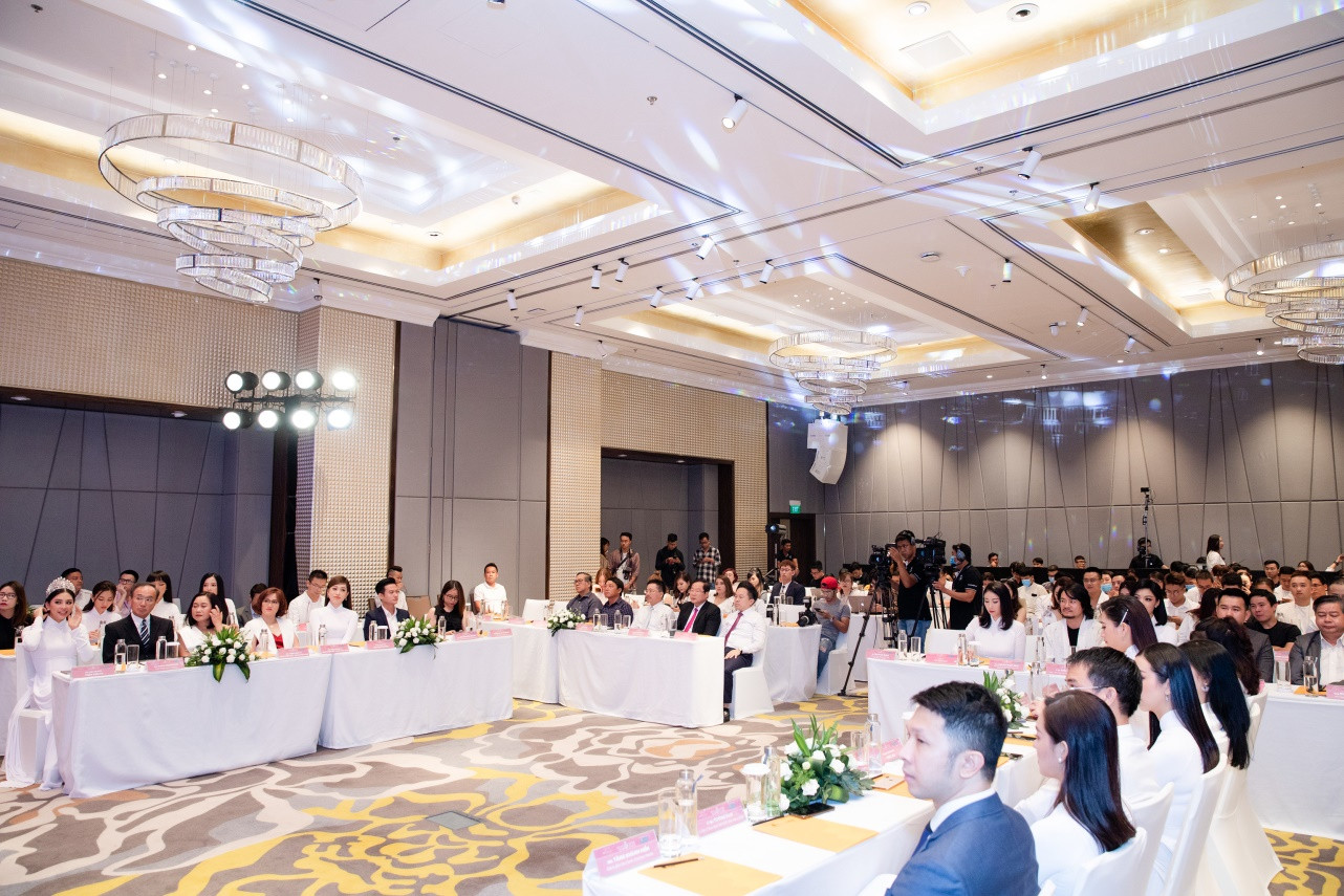 Dàn người đẹp hội tụ tại khách sạn Caravelle Sài Gòn dự họp báo Hoa hậu Việt Nam 2020 ảnh 8