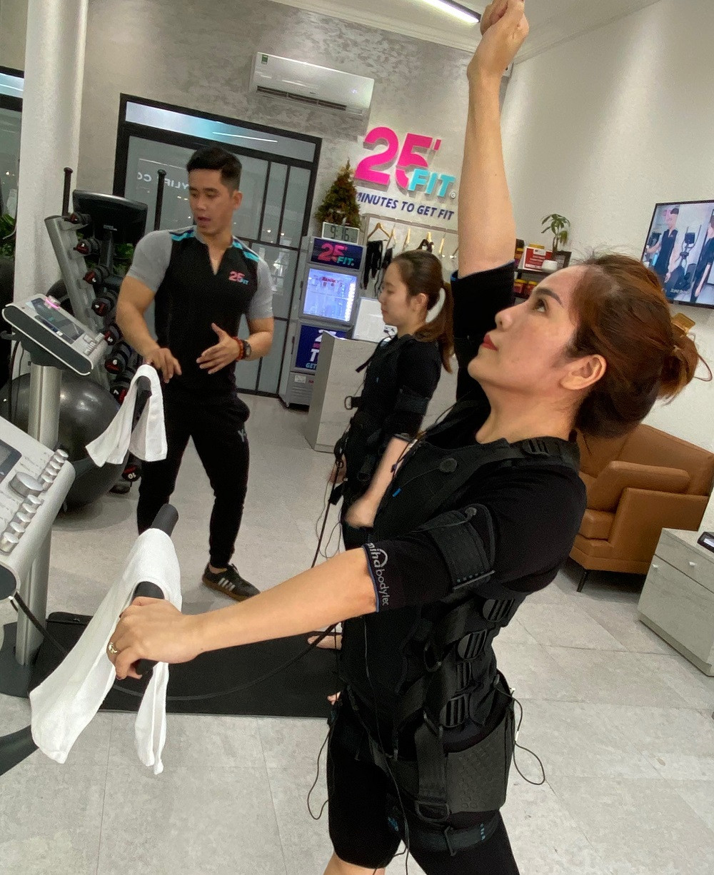 Duỗi thẳng người gù 45 độ với ca mổ '3 trong 1' ảnh 2