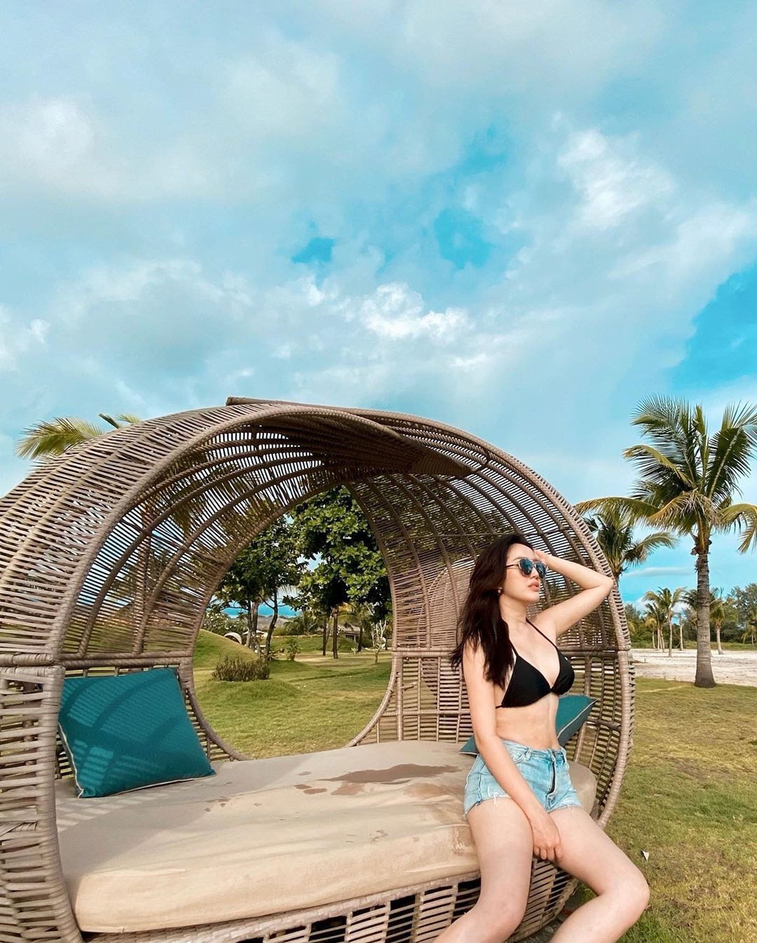 Giữa tin đồn mang thai, Bảo Thy tung ảnh bikini khoe eo thon ảnh 4