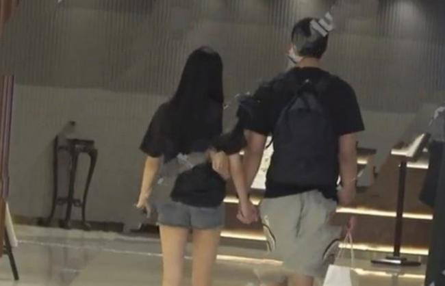 Vợ chồng con trai ‘vua sòng bài’ Macau bị phát hiện ‘ông ăn chả, bà ăn nem’? ảnh 2