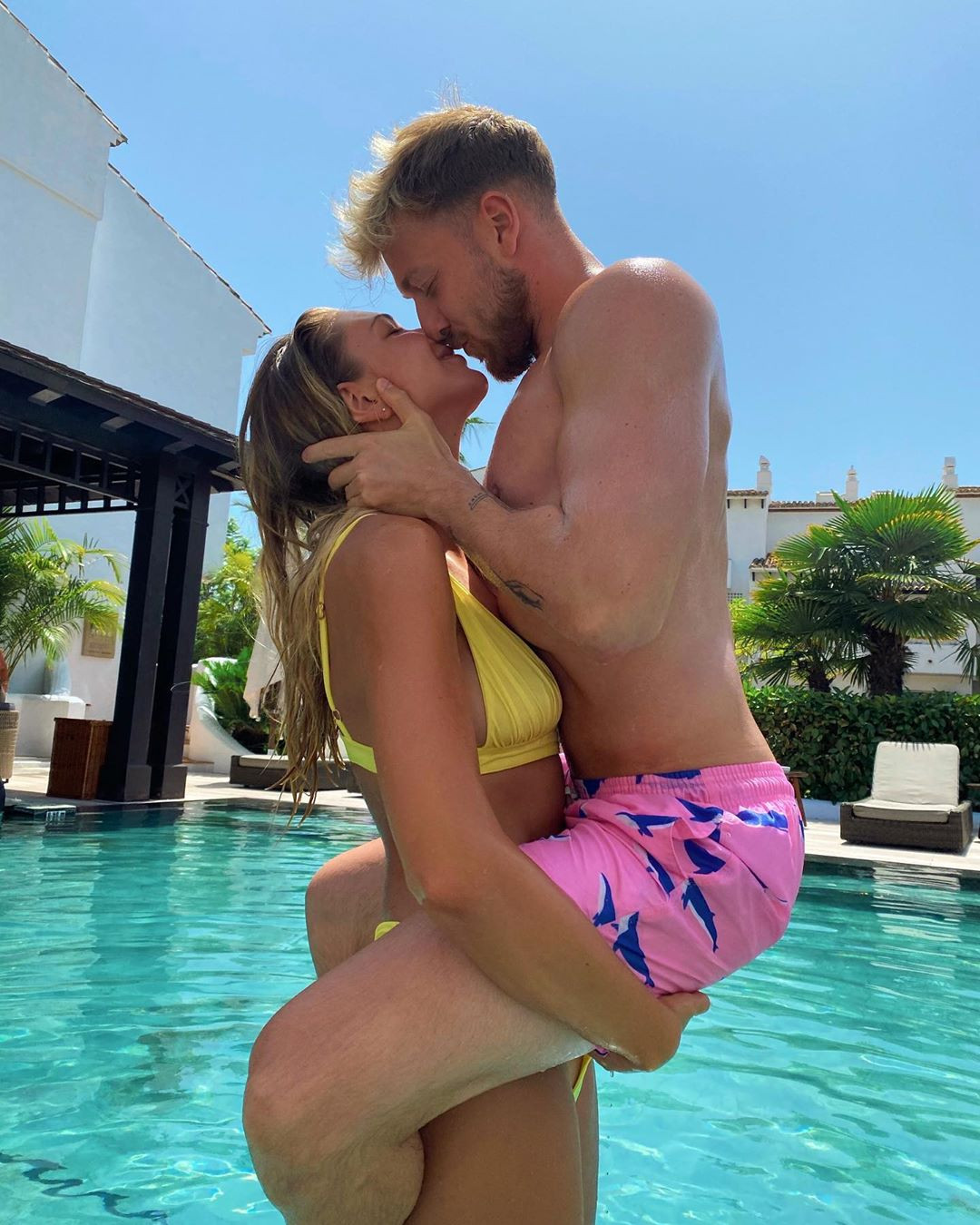 Mê mẩn đường cong ‘nghẹt thở’ của Zara McDermott với bikini ảnh 6