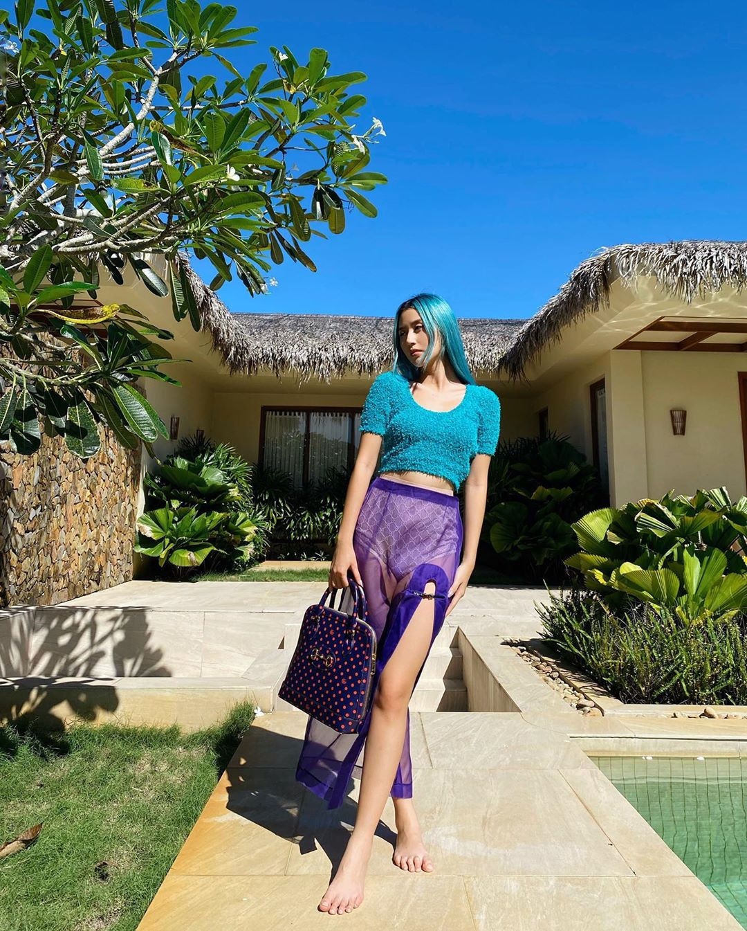 Quỳnh Anh Shyn thả dáng ‘bỏng rẫy’ với bikini bé xíu ở Phú Quốc ảnh 7