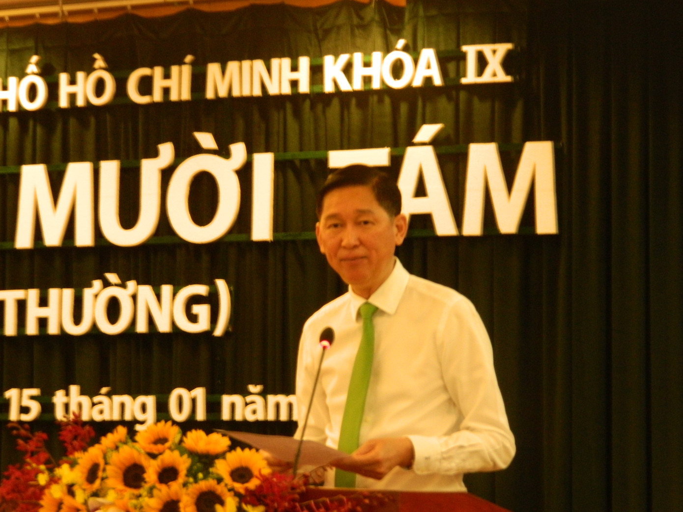 Kỳ họp bất thường HĐND TPHCM kéo dài …45 phút ảnh 3