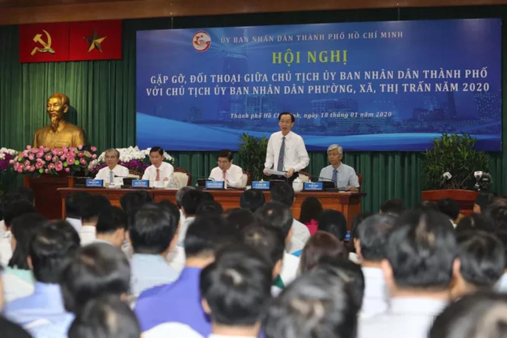 Gặp Chủ tịch TPHCM, nhiều phường, xã ‘kêu’ khó quản người nước ngoài ảnh 1