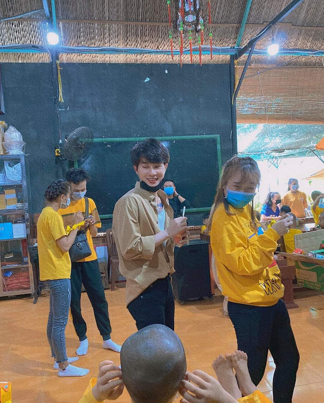 Góc ấm áp: Jack cùng cộng đồng Đóm mang tiếng cười đến các trẻ em mồ côi ảnh 2