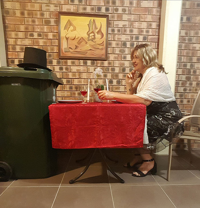 Dân Úc tranh thủ “ngày đổ rác” để mở Fashion show giữa mùa dịch COVID-19 ảnh 8