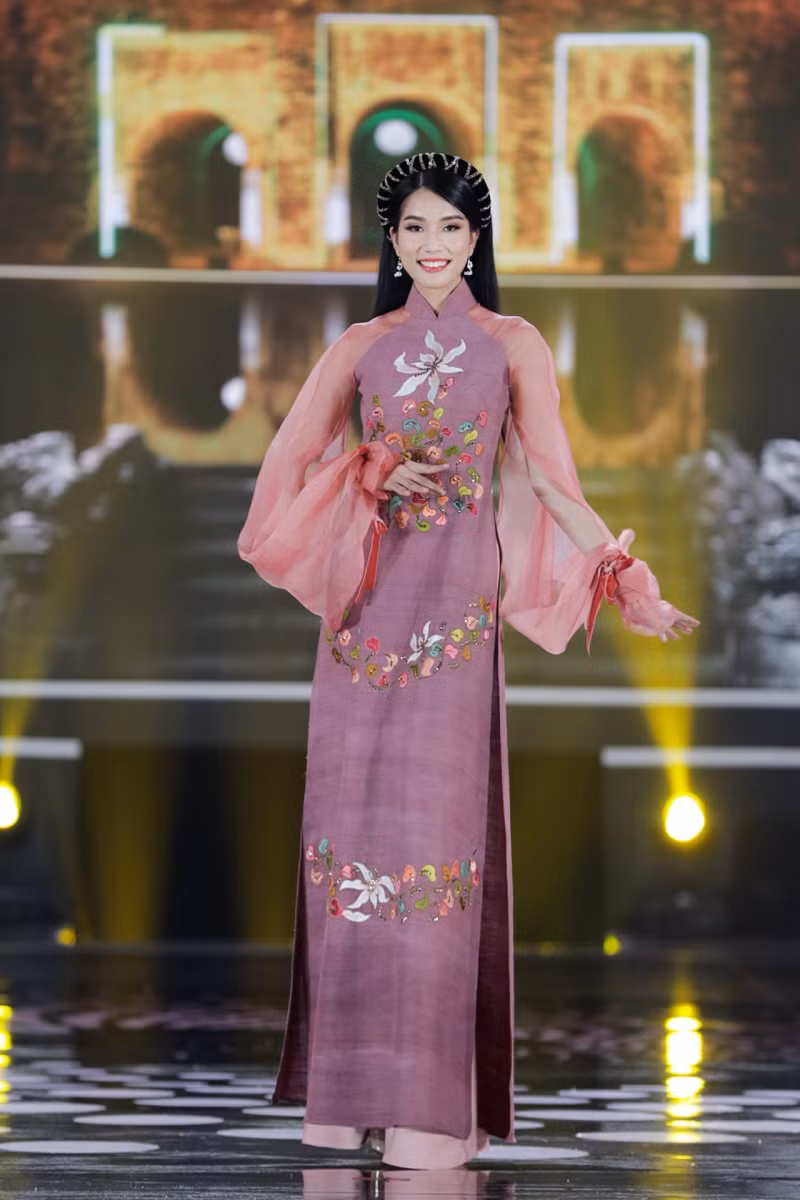 Phạm Ngọc Phương Anh: Cô nàng “con nhà người ta” giành Á hậu 1 nhờ câu trả lời trí tuệ ảnh 2