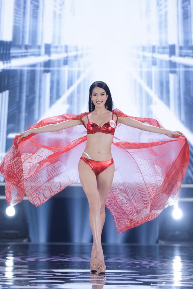 Phạm Ngọc Phương Anh: Cô nàng “con nhà người ta” giành Á hậu 1 nhờ câu trả lời trí tuệ ảnh 4