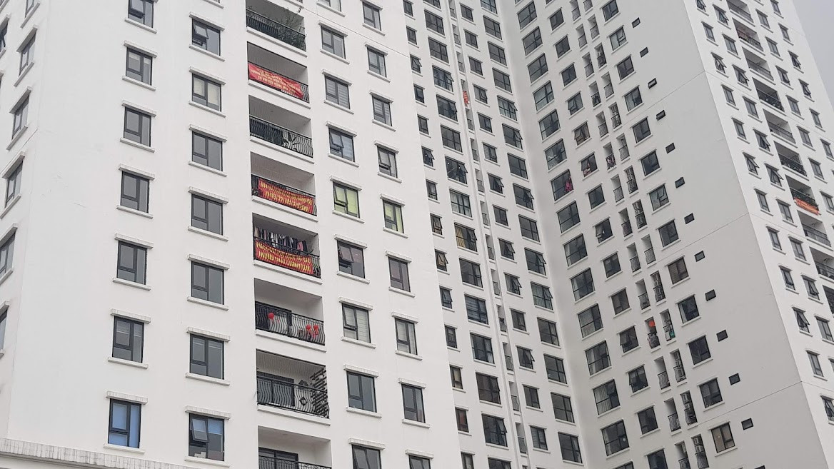 Hà Nội: Cư dân căng băng rôn vì mua chung cư 'kẹt' địa giới giữa hai quận ảnh 6