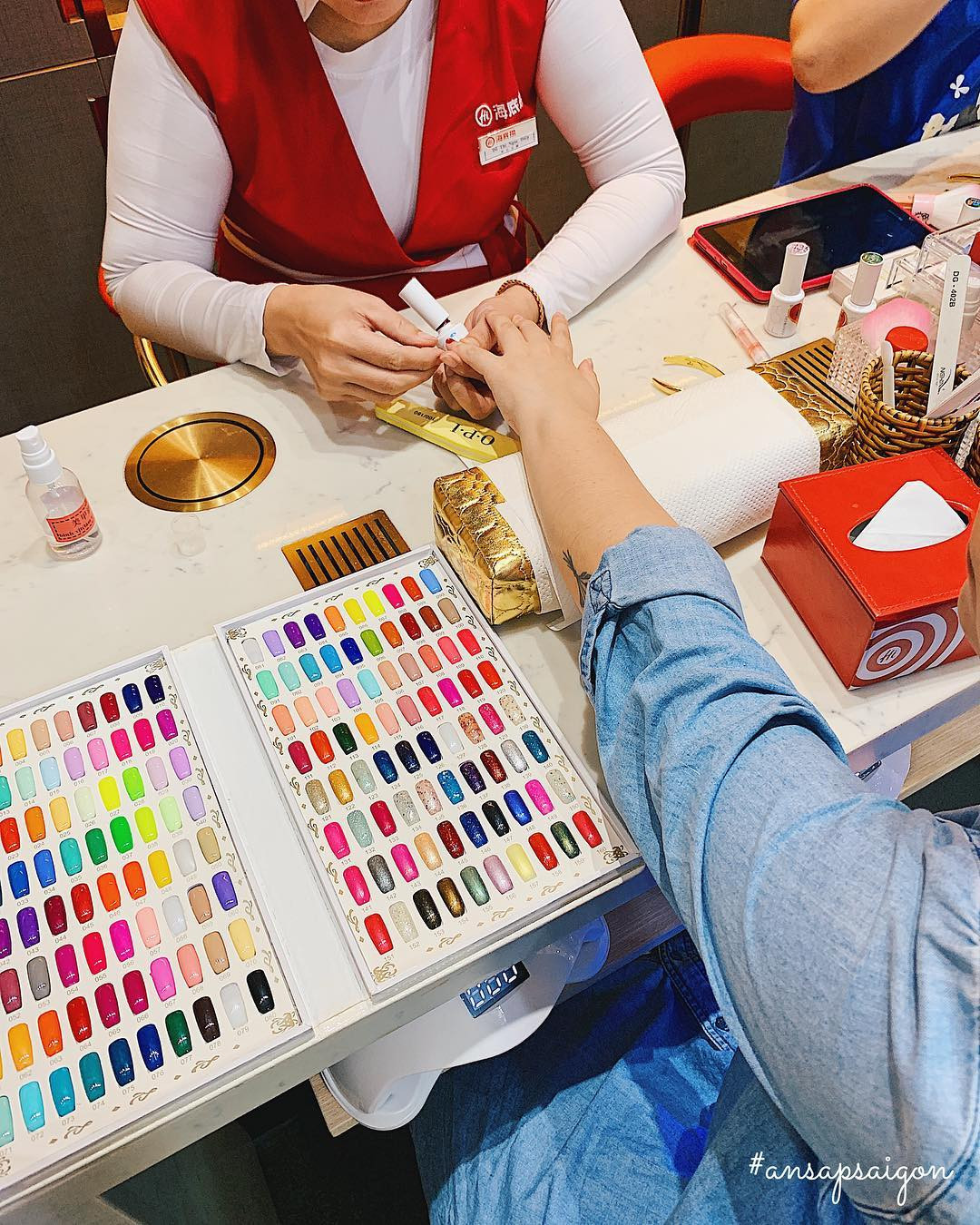 Những tiệm lẩu “đắt vẫn đông” nhờ dịch vụ chăm sóc khách hàng siêu chất lượng ảnh 4