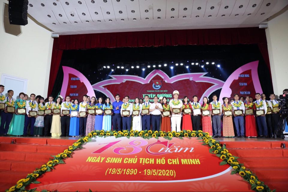 Nhiều bạn trẻ là ‘phòng tuyến màu xanh’ trên mặt trận chống COVID -19 ảnh 2