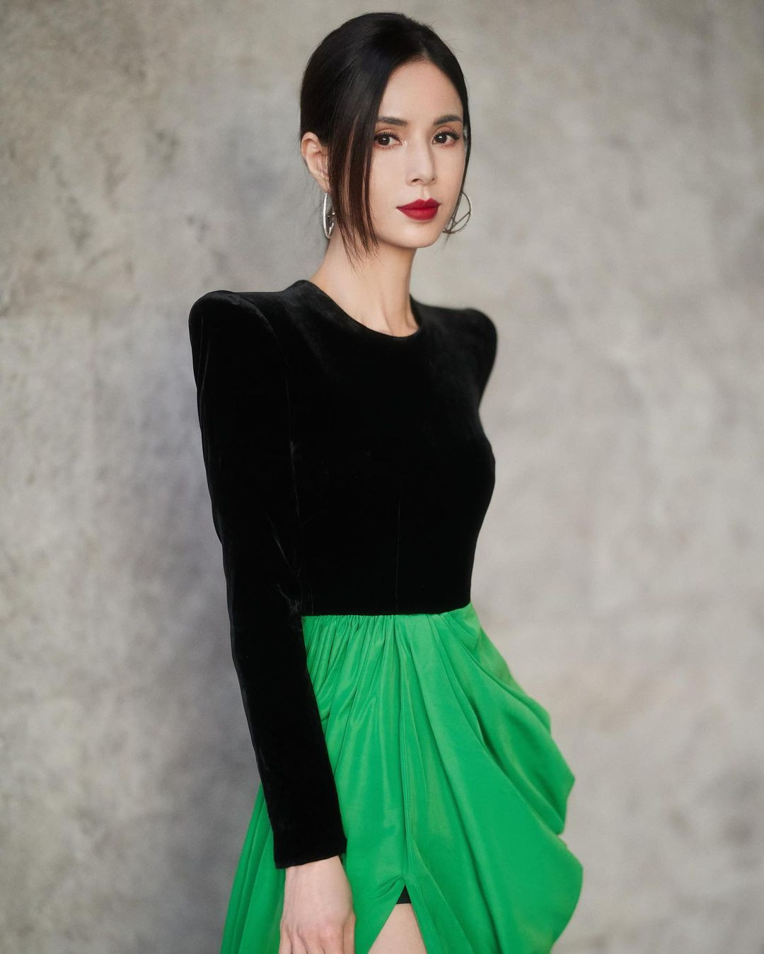 Nhan sắc và thần thái đỉnh cao của 'Tiểu Long Nữ' Lý Nhược Đồng ảnh 9