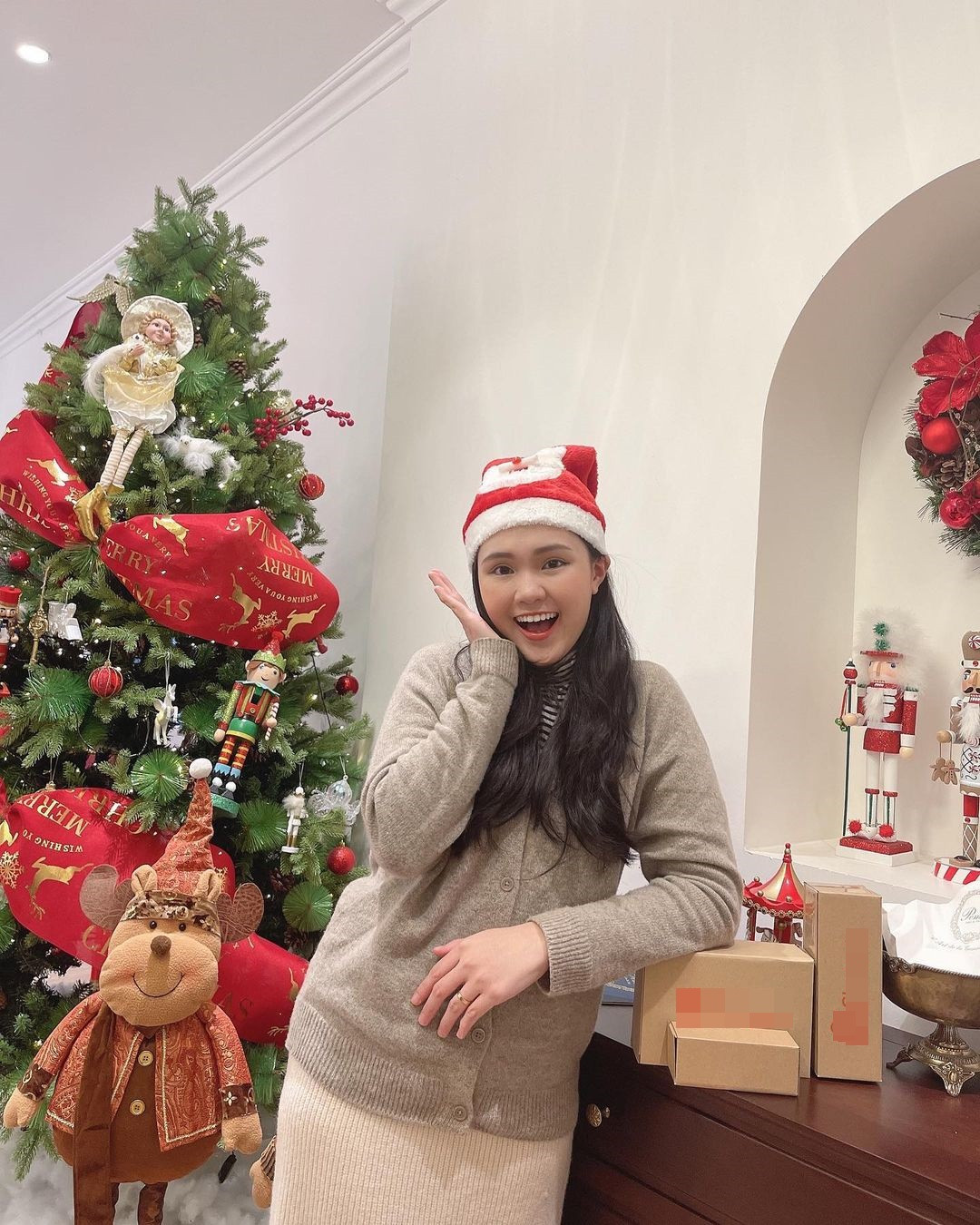 Dàn 'hot girl' Việt xinh tươi rạng ngời đón Giáng sinh ảnh 9