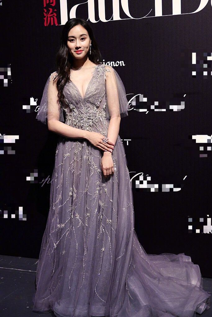 Người mẫu Victoria's Secret Ming Xi thả dáng 'gái một con' nóng bỏng sau sinh ảnh 11