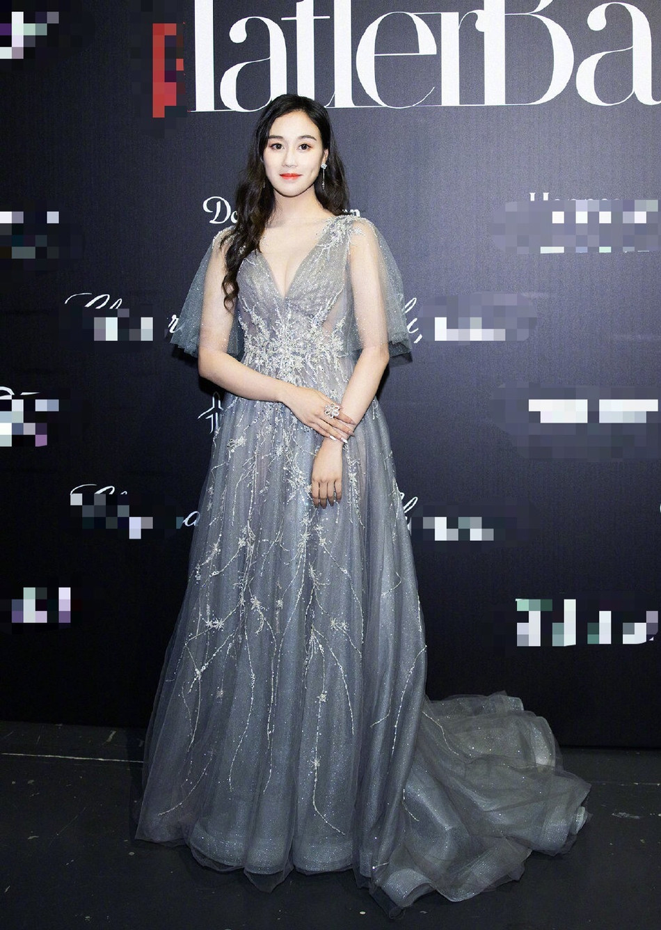 Người mẫu Victoria's Secret Ming Xi thả dáng 'gái một con' nóng bỏng sau sinh ảnh 12