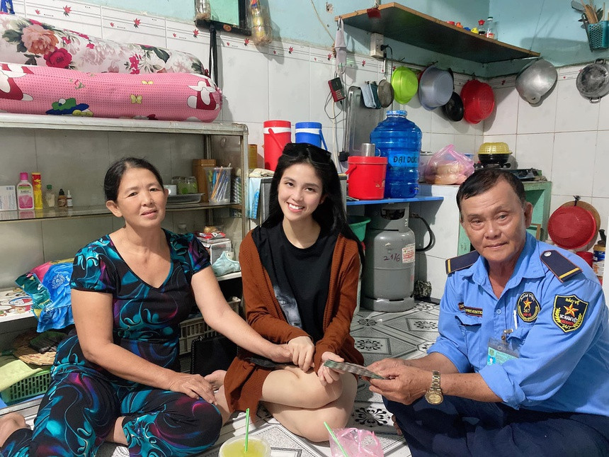 Cô gái giúp người nghèo khắp TP.HCM: 'Thấy ấm lòng vì được nhiều người tin tưởng' ảnh 3