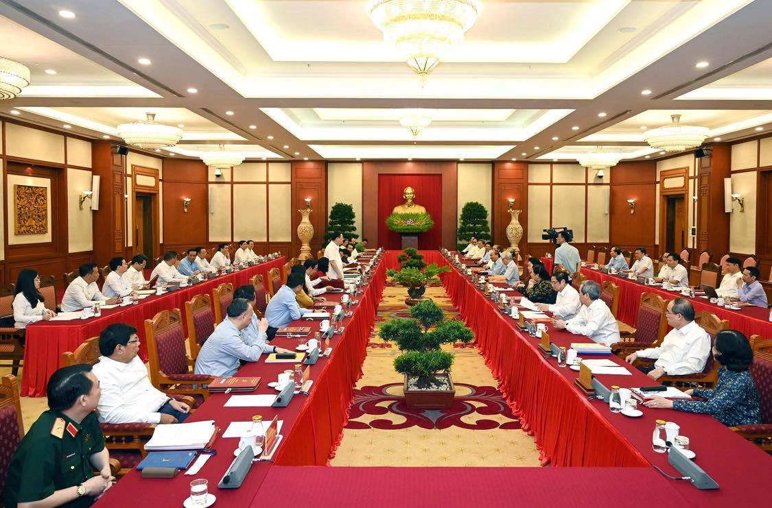 Bộ Chính trị làm việc với 20 đảng bộ để cho ý kiến vào phương án nhân sự cấp ủy ảnh 1