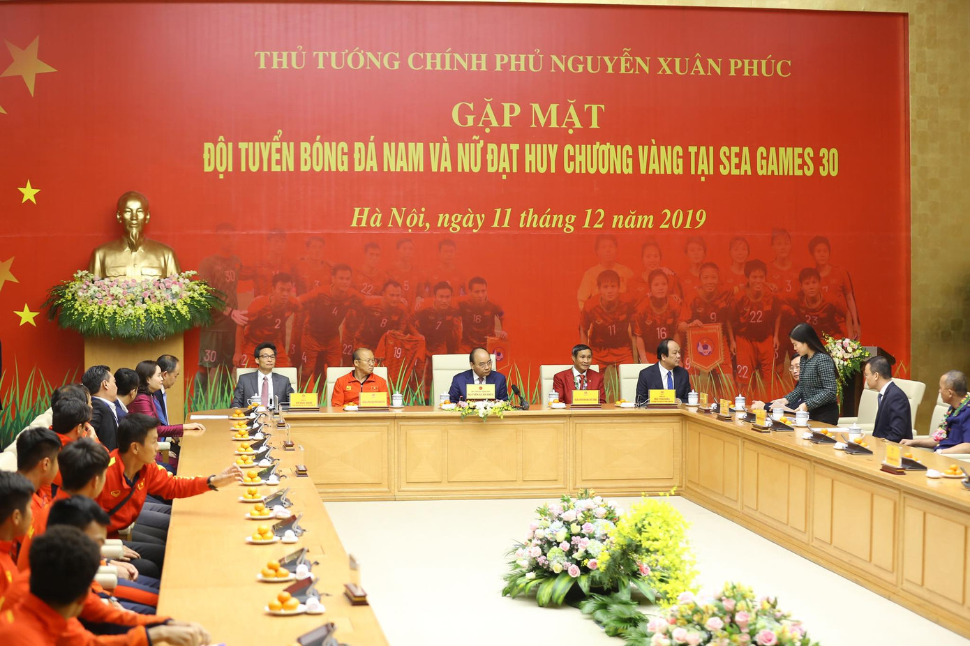 Hai đội tuyển bóng đá dự lễ mừng công của Thủ tướng ảnh 6