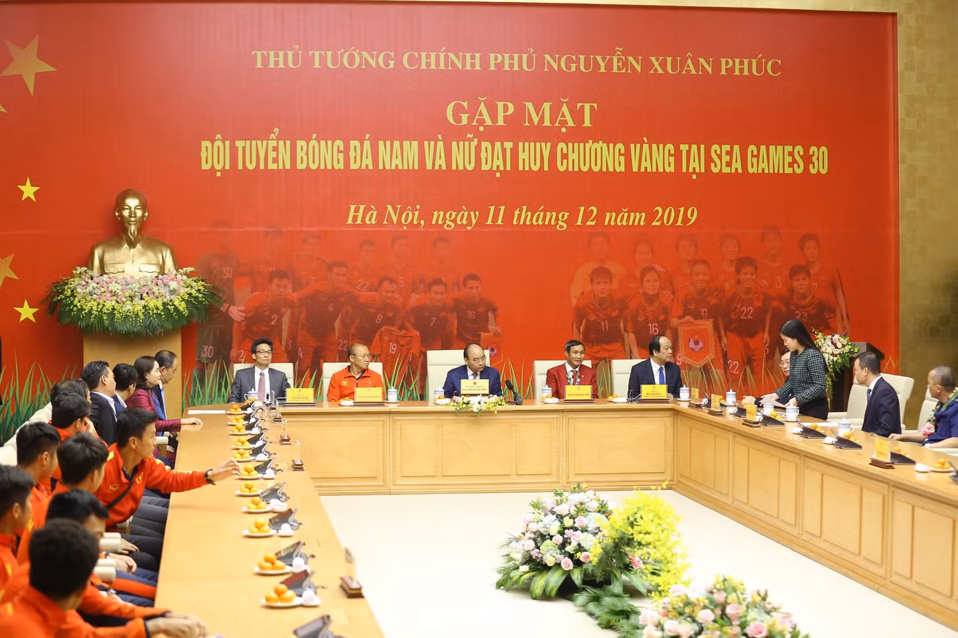 Hai đội tuyển bóng đá dự lễ mừng công của Thủ tướng ảnh 6