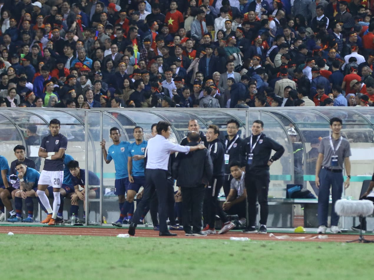 HLV Park Hang Seo nổi cơn tam bành vì đòn tâm lý của đối phương ảnh 14