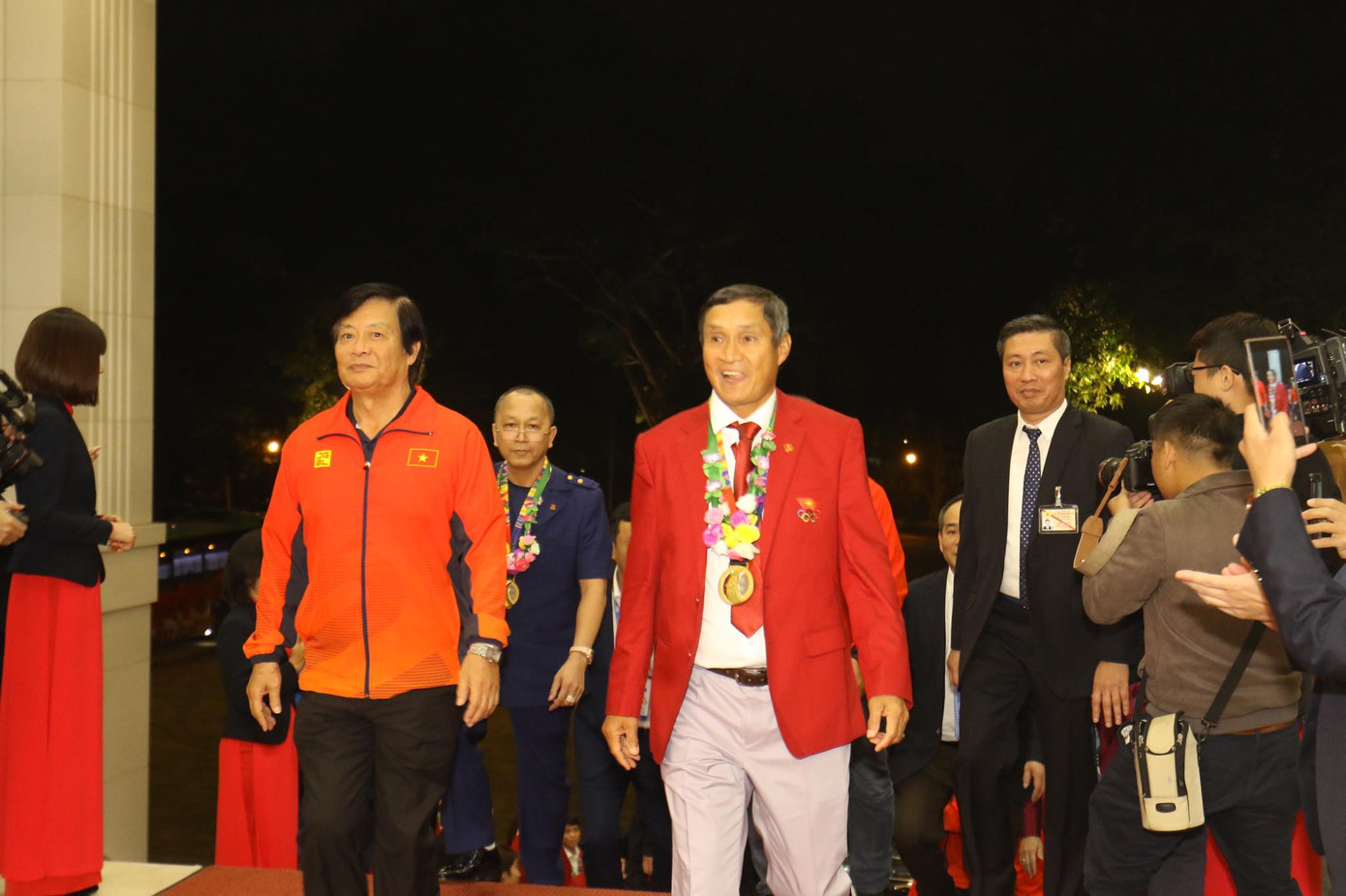 Hai đội tuyển bóng đá dự lễ mừng công của Thủ tướng ảnh 1