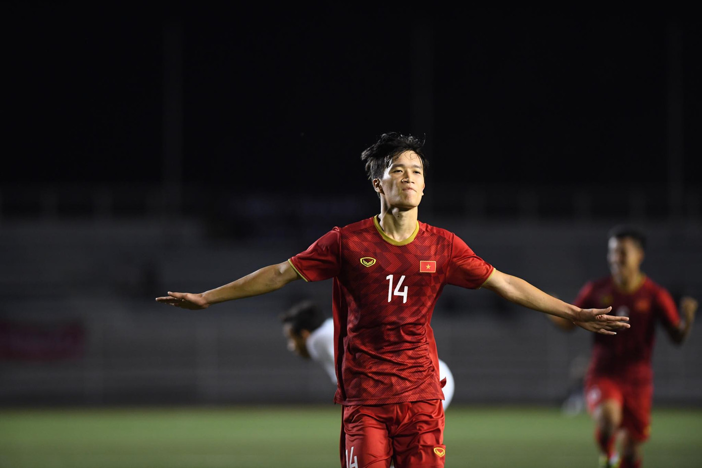 Thắng nghẹt thở, U22 Việt Nam mở toang cửa bán kết SEA Games 30 ảnh 1